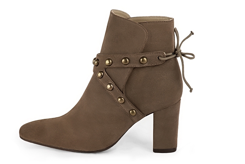 Chocolate brown women's ankle boots with laces at the back. Round toe. High block heels. Profile view - Florence KOOIJMAN
